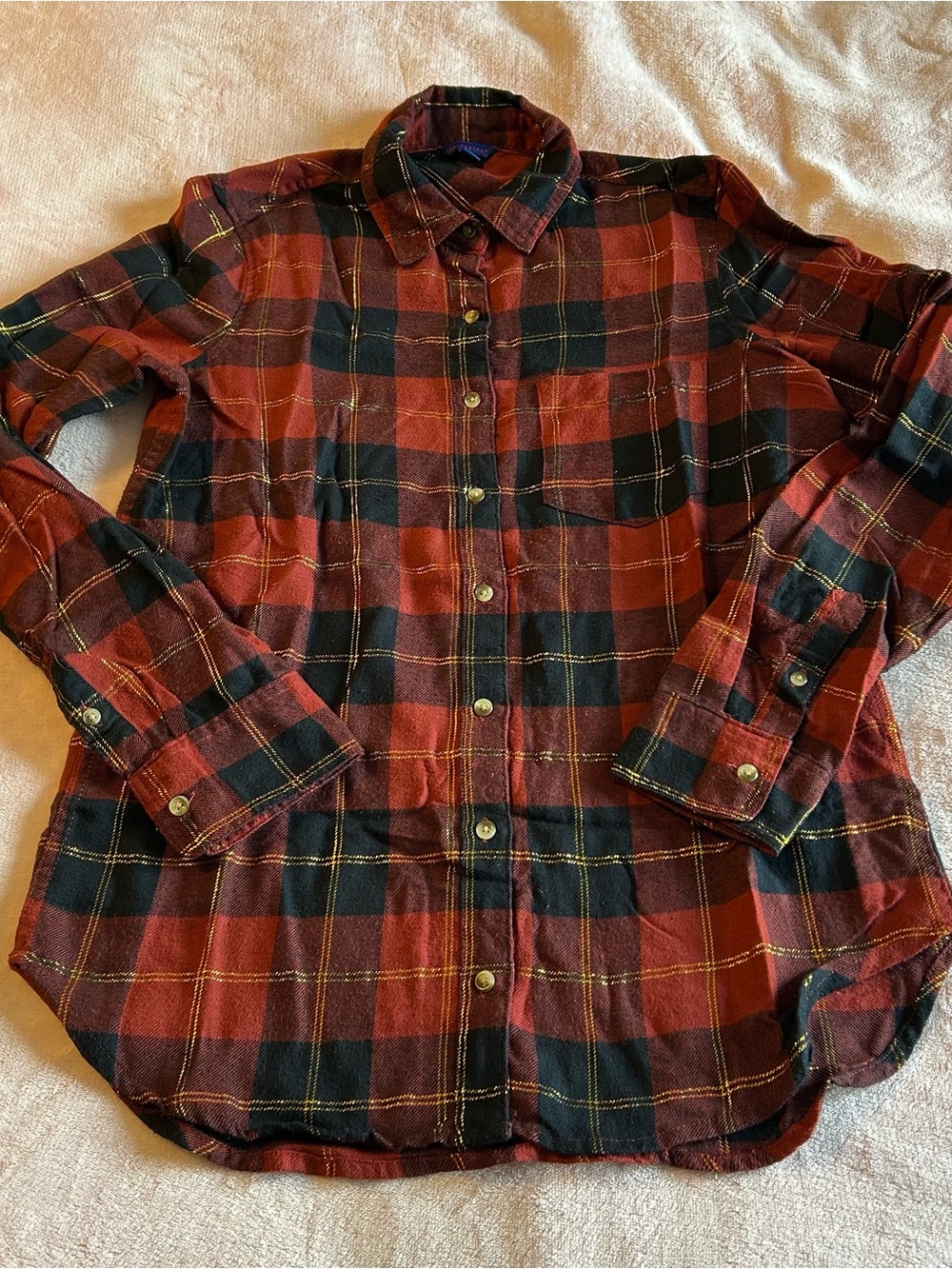 Aeropostale red black gold plaid long sleeve button down flannel S holiday